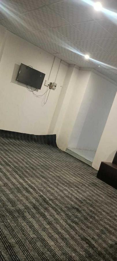 OYO 92055 Golden Inn Hotel Meerut Buitenkant foto
